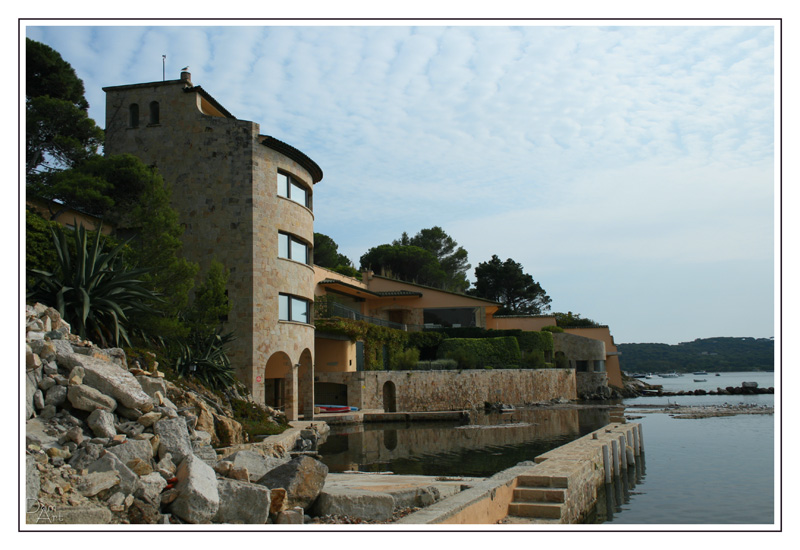 St tropez villa coul.jpg